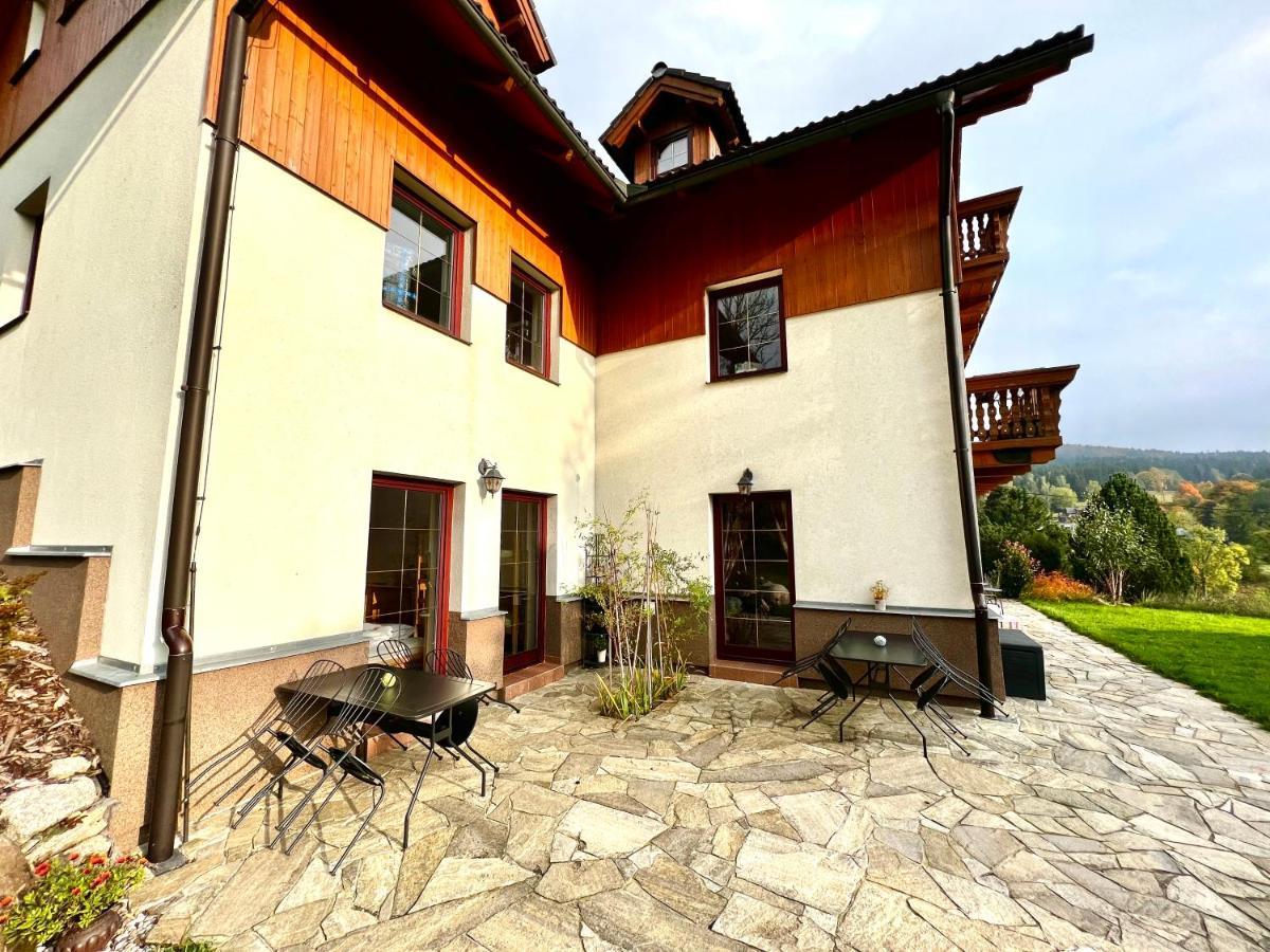 Penzion Zrzka Korenov Luaran gambar