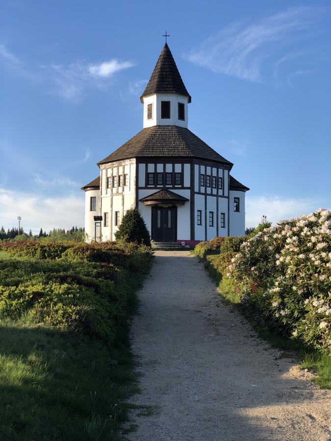 Penzion Zrzka Korenov Luaran gambar